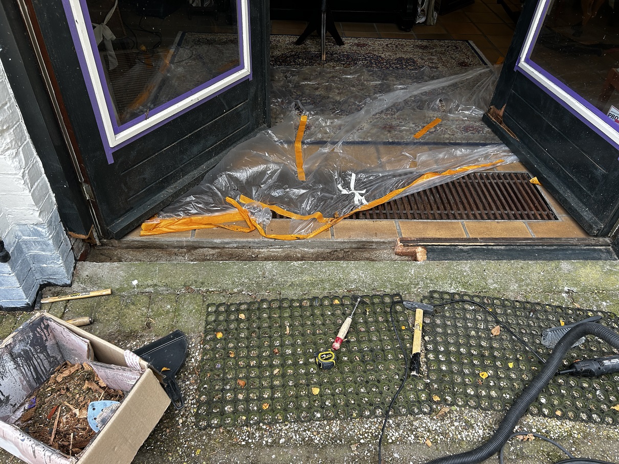 Houtrot reparatie – hoe herkent u het probleem op tijd en voorkomt u hoge kosten